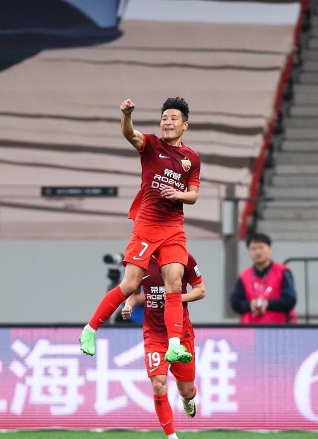 中超球队备战重要联赛，士气高涨的简单介绍