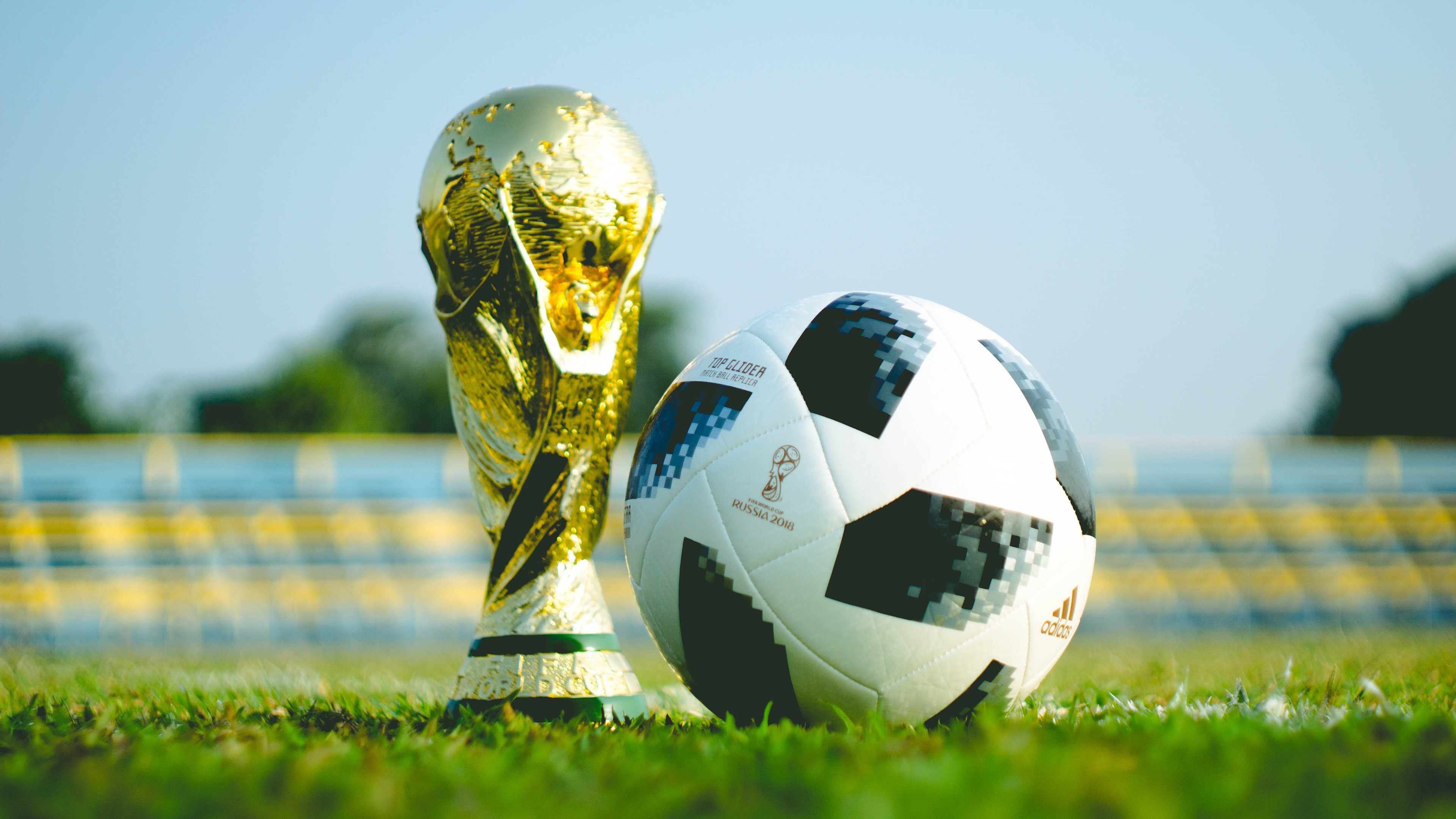掘金观众热烈欢呼！费德勒迎来五赛季出色发挥赢得满堂喝彩